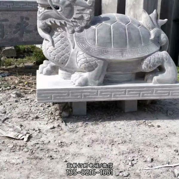 景區古建筑門口擺放的石雕動物雕塑（4）