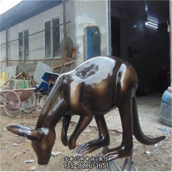 玻璃鋼仿銅袋鼠小品園林戶外擺件