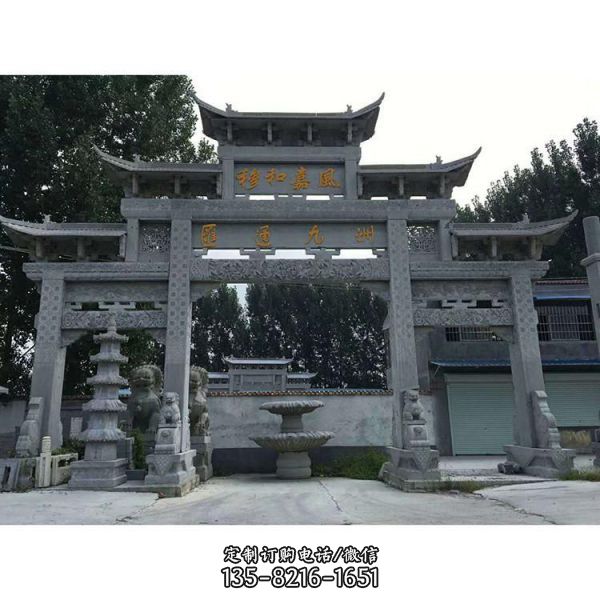 出口景區公墓擺放青石雕刻門牌坊（3）