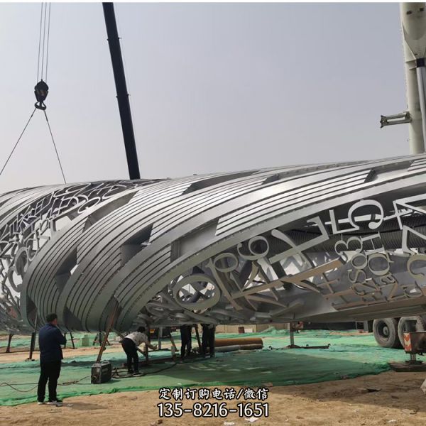 廣場304不銹鋼鏤空火炬LED燈雕像（2）