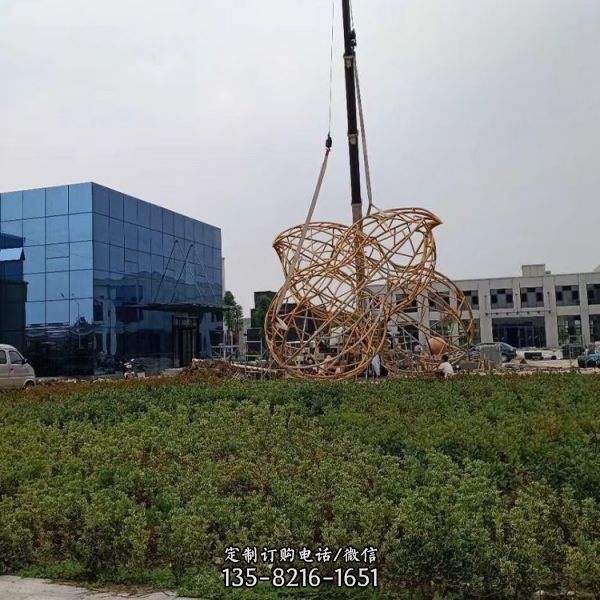 廣場304不銹鋼鏤空火炬LED燈雕像（4）