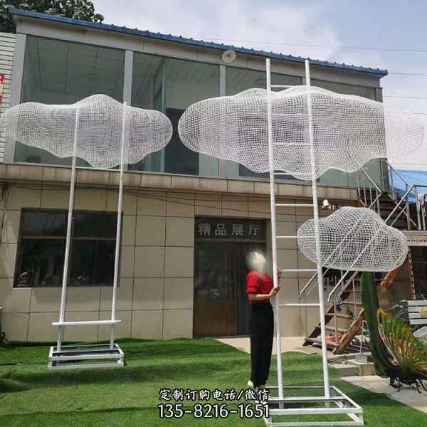 不銹鋼戶外鐵藝鏤空松鼠動物雕塑（4）