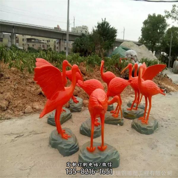 公園草地擺放玻璃鋼彩繪動物雕塑（3）