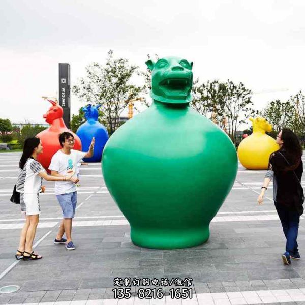商場(chǎng)戶外擺放卡通動(dòng)物玻璃鋼雕塑（2）