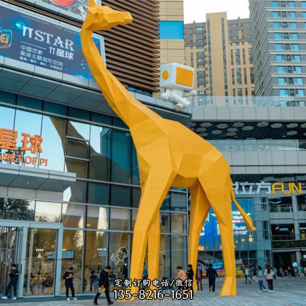 商場(chǎng)戶外擺放卡通動(dòng)物玻璃鋼雕塑（3）