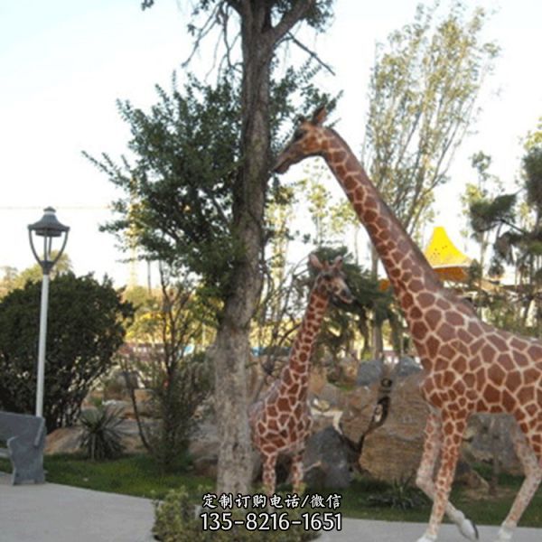 公園美陳彩繪玻璃鋼仿真卡通動(dòng)物雕塑擺件（1）