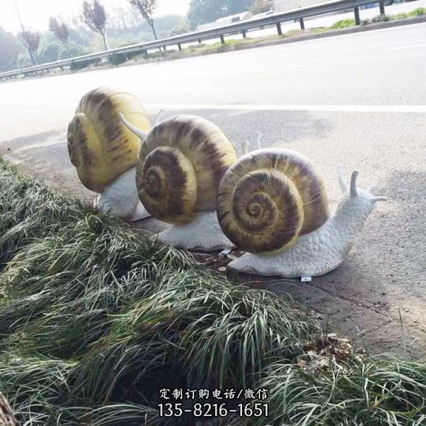 玻璃鋼卡通戶外大型幾何彩繪創(chuàng)意動(dòng)物雕塑（7）