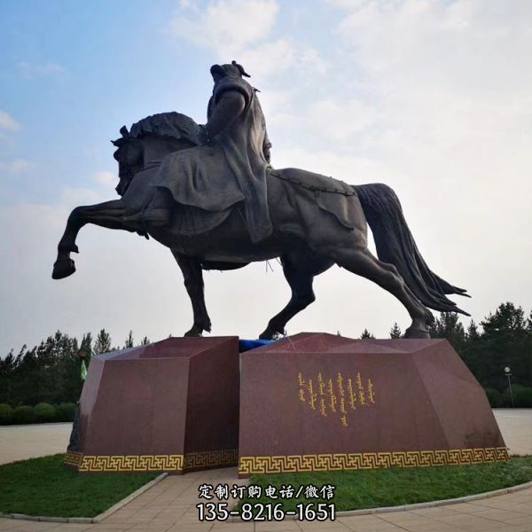 廣場擺放鑄造將軍騎馬銅馬景觀雕塑（2）