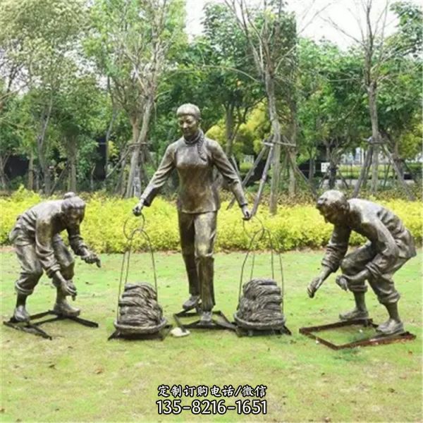 園林玻璃鋼仿銅農(nóng)耕種植人民雕塑（1）