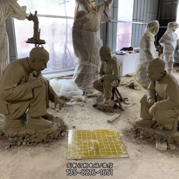 園林廣場不銹鋼仿銅下棋的人物景觀民俗小品