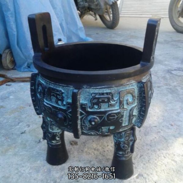 廣場擺放大型銅鼎工藝品（3）