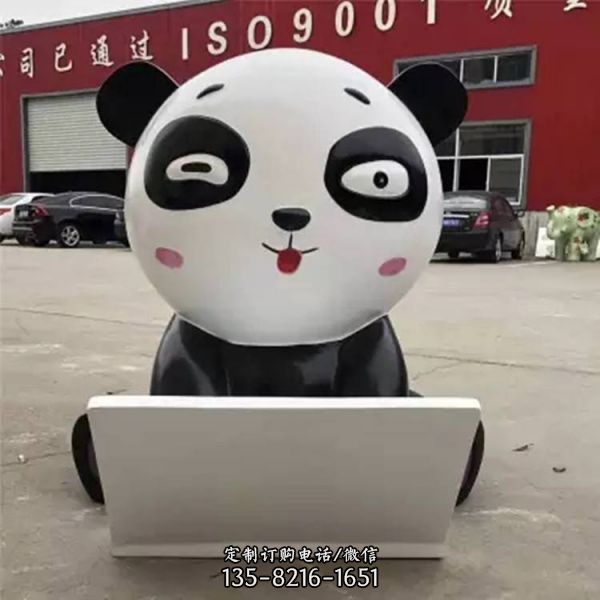 廣場(chǎng)擺放吉祥物玻璃鋼卡通熊貓人物造型（4）