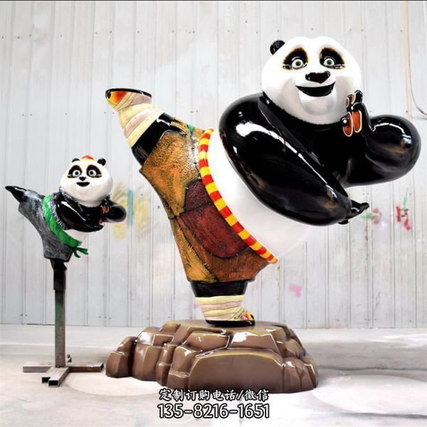 玻璃鋼彩繪功夫熊貓雕塑