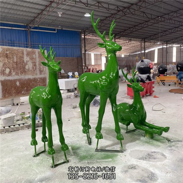 園林草坪擺放玻璃鋼鹿景觀小品（1）