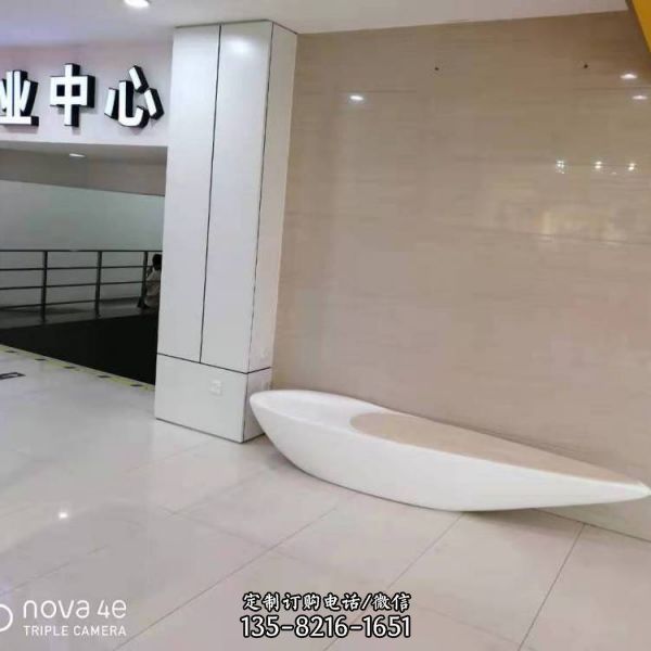 玻璃鋼異形休閑凳商業(yè)美陳雕塑（2）
