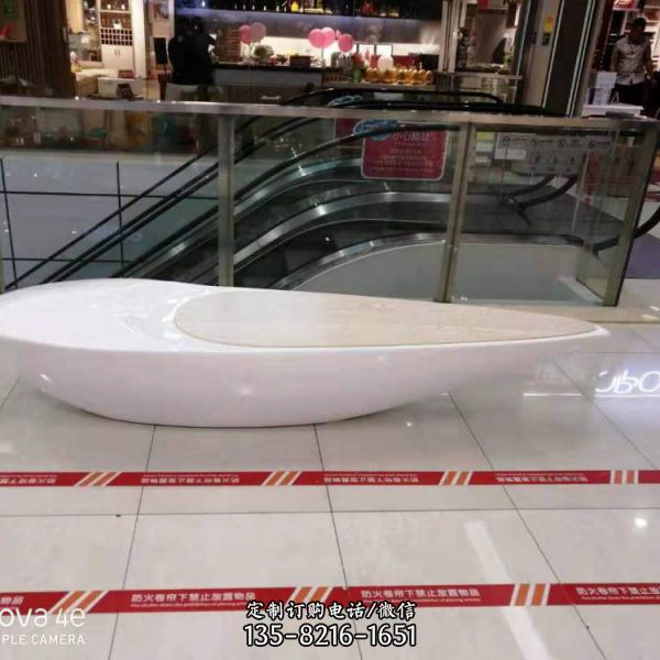 玻璃鋼異形休閑凳商業(yè)美陳雕塑（4）