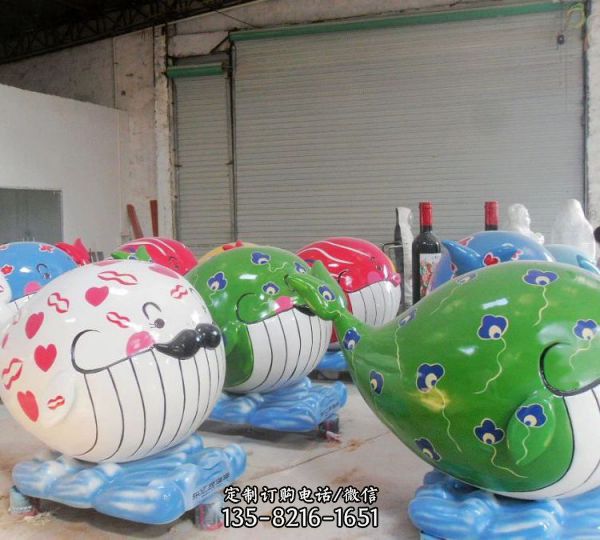 海洋公園玻璃鋼卡通彩繪創意可愛鯨魚雕塑