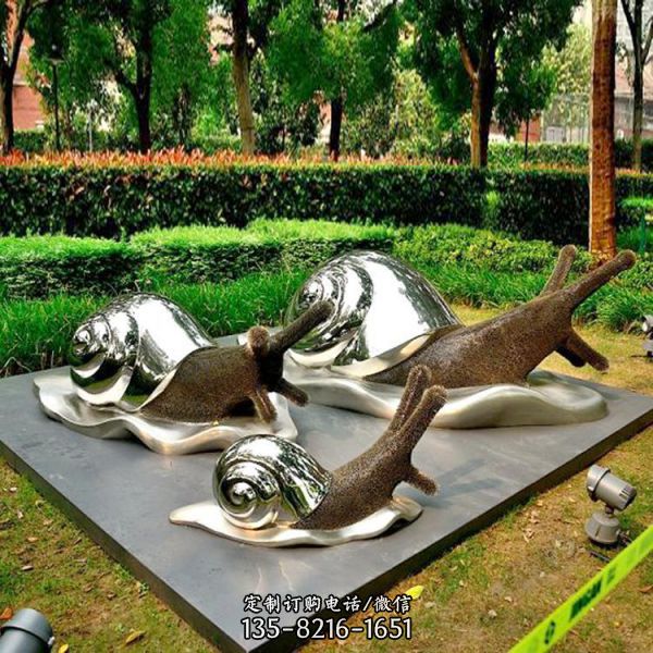 公園草坪擺放玻璃鋼青蛙小品不銹鋼動物雕塑（5）