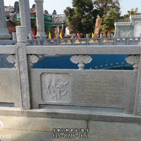 十二生肖石雕欄板，路橋欄桿