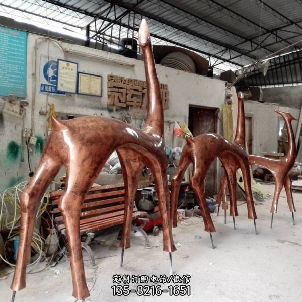 玻璃鋼仿銅抽象鹿房地產景觀雕塑（2）