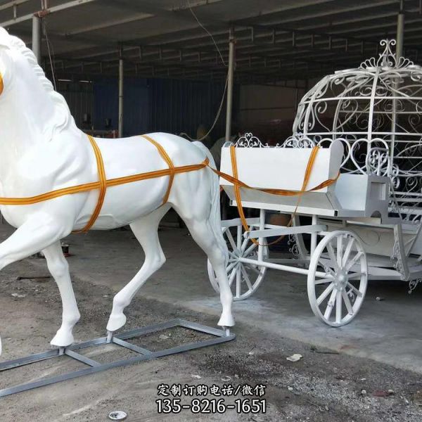 玻璃鋼仿銅戶外園林馬車雕塑