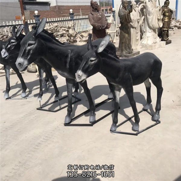 農場動物園玻璃鋼仿真毛驢雕塑（1）