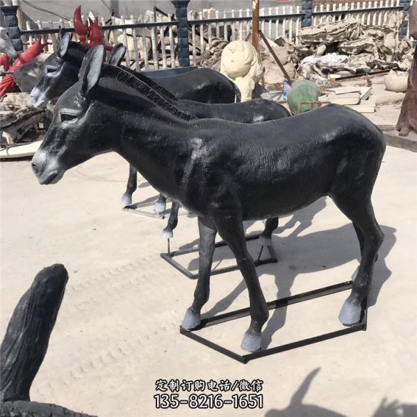農場動物園玻璃鋼仿真毛驢雕塑（2）