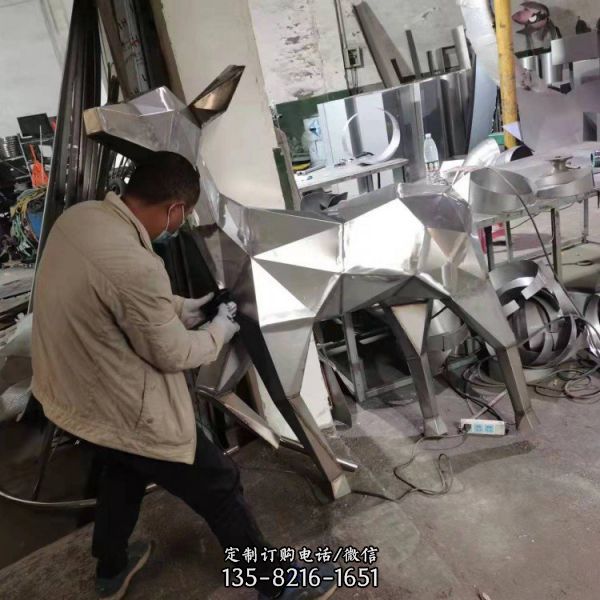 廣場不銹鋼幾何園林創意動物雕塑（4）