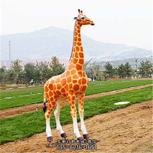 大型玻璃鋼仿真動物長頸鹿雕塑