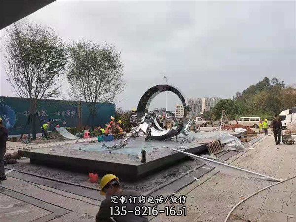 廣場不銹鋼鏡面戶外創(chuàng)意景觀雕塑（3）