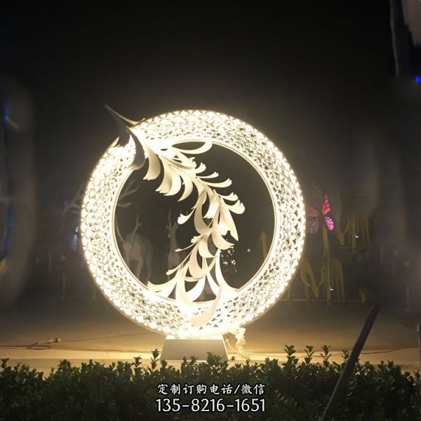 不銹鋼發(fā)光鏡面圓環(huán)雕塑（6）