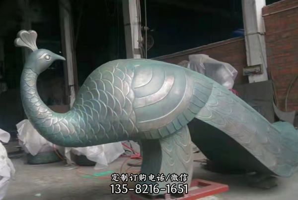 景點擺放黃銅鍛造孔雀園林景觀雕塑