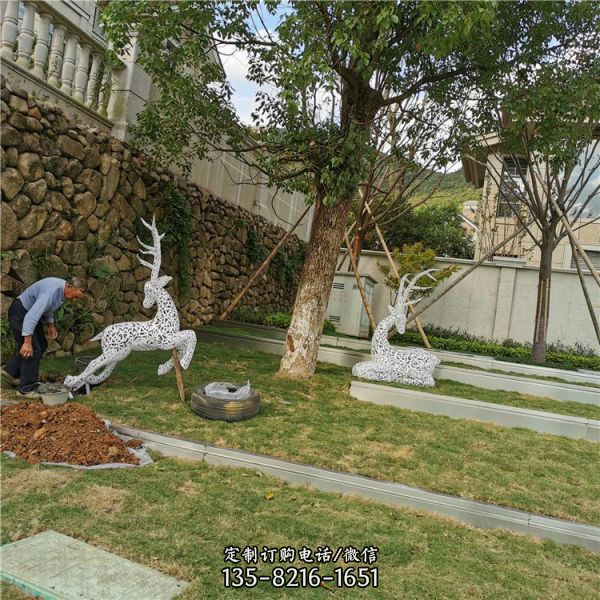 公園草坪不銹鋼幾何鏤空動物雕塑（3）