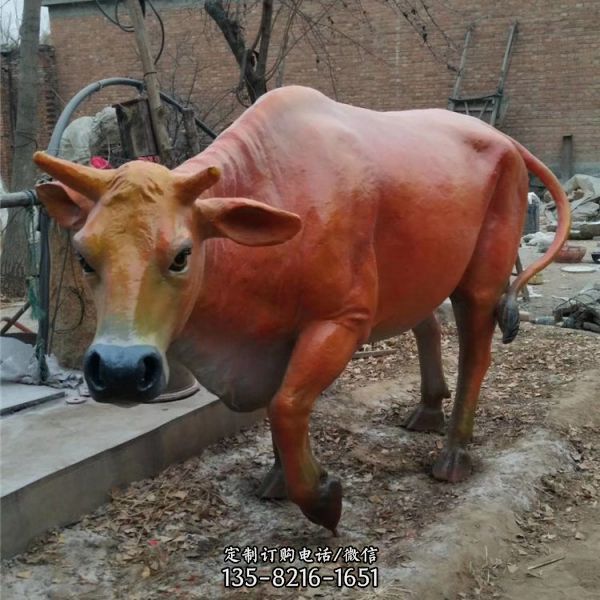 農場室外擺放玻璃鋼黃牛動物雕塑（4）