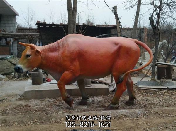 農場室外擺放玻璃鋼黃牛動物雕塑（5）