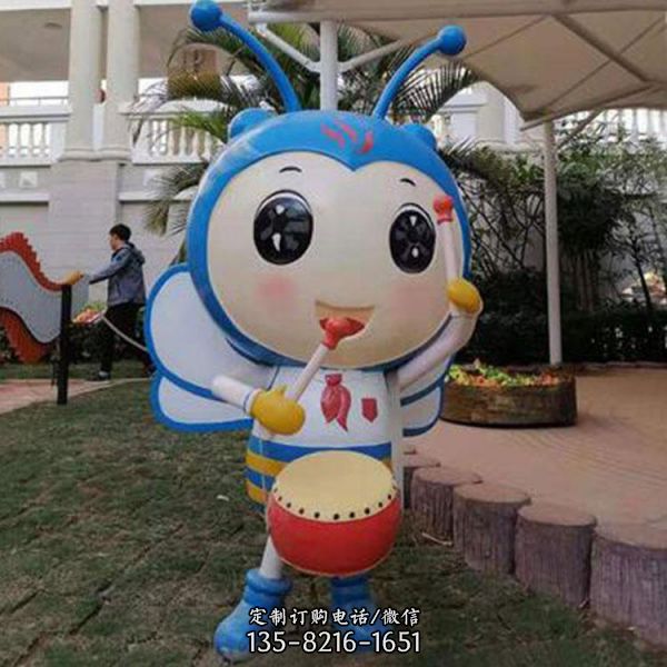 戶外公園玻璃鋼卡通演奏音樂的小蜜蜂雕塑（5）