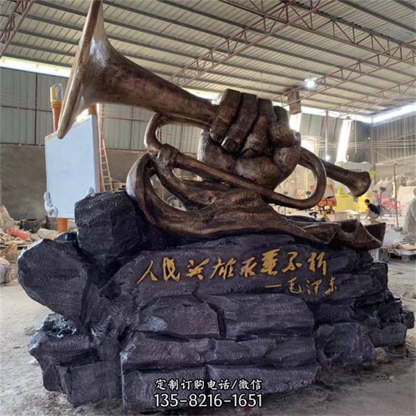 廣場景區(qū)玻璃鋼仿銅八路軍雕塑（2）