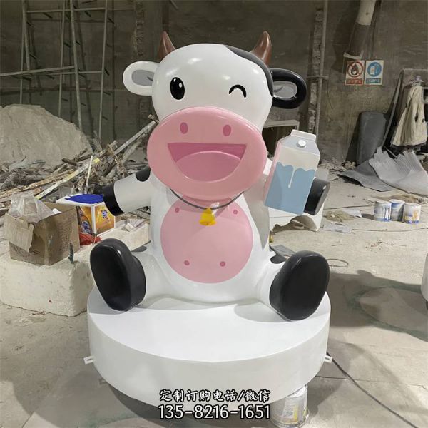 兒童樂園玻璃鋼卡通奶牛雕塑（2）