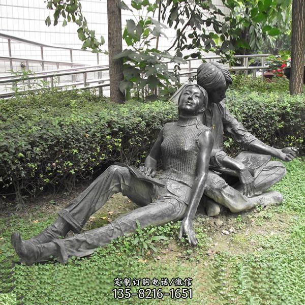 公園小區(qū)玻璃鋼仿銅情侶愛情主題人物雕塑（4）