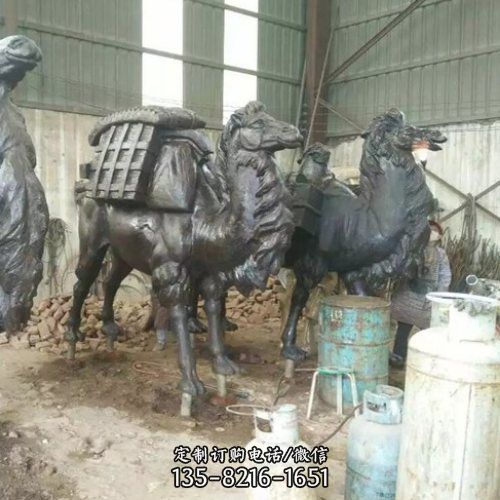 大型商業(yè)街擺放鑄銅駱駝動物雕塑（1）