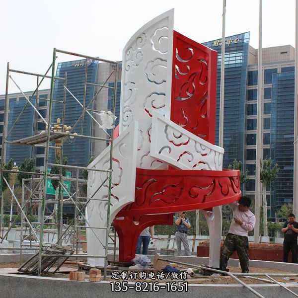 城市廣場擺放不銹鋼創(chuàng)意祥云藝術雕塑