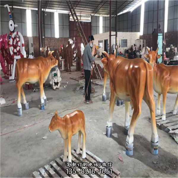 玻璃鋼仿真牛動(dòng)物雕塑（1）