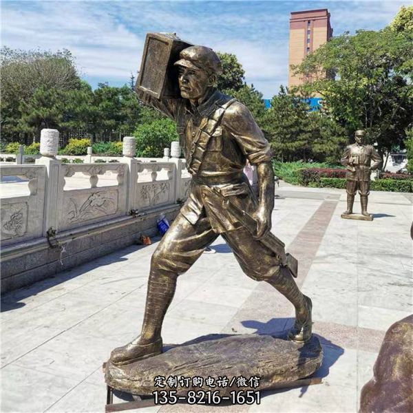 廣場街頭玻璃鋼仿銅人物雕塑（4）