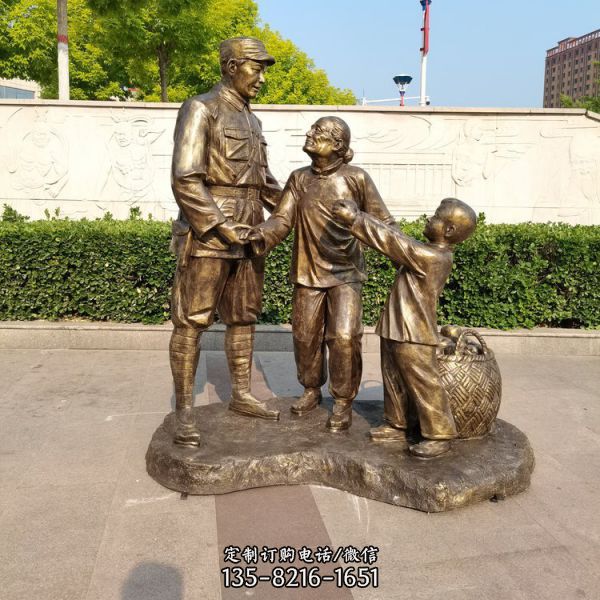 景區(qū)玻璃鋼仿銅八路軍英雄人物雕塑（1）