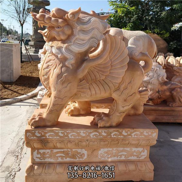 墓園擺放大理石晚霞紅雕刻翅膀麒麟門墩雕塑