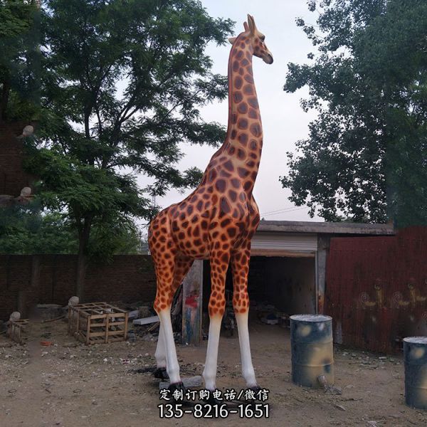 玻璃鋼彩繪仿真動物園戶外擺放長頸鹿雕塑