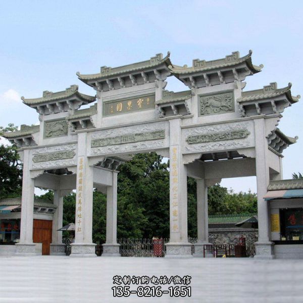 景區寺院入口擺放大理石浮雕五門七樓石牌坊（1）