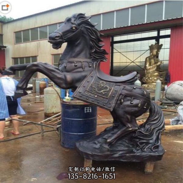 小區(qū)廣場(chǎng)擺放大型鑄銅動(dòng)物馬雕塑（2）