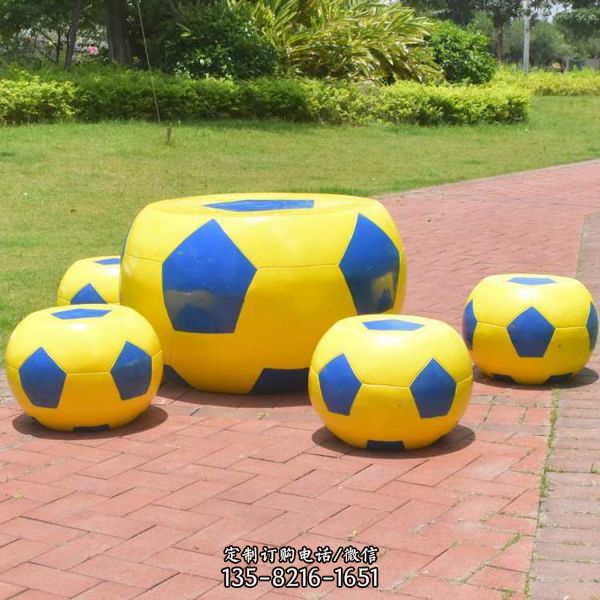 幼兒園擺放玻璃鋼噴漆足球圓桌圓凳
