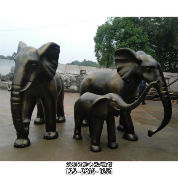 玻璃鋼仿銅大象一家三口公園草坪雕塑小品
